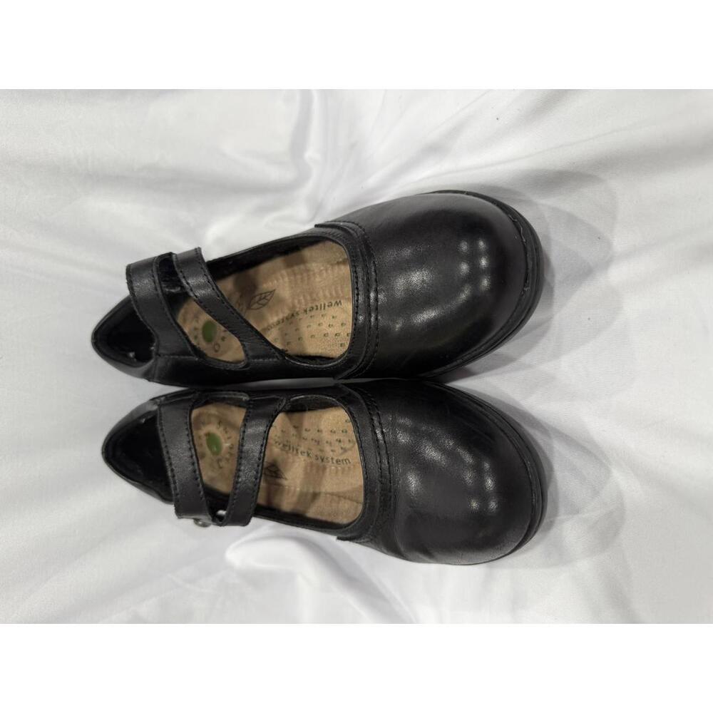 Earth Orgins Shoes